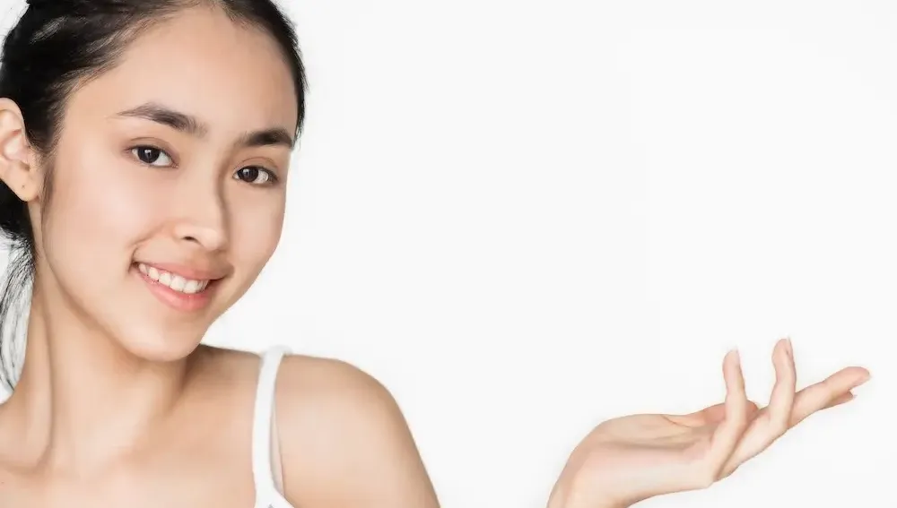9 Kebiasaan Harian Bikin Wajah Kusam Jadi Glowing, Nomor 7 Gampang Banget Dilakukan! - Surabaya Skin Centre